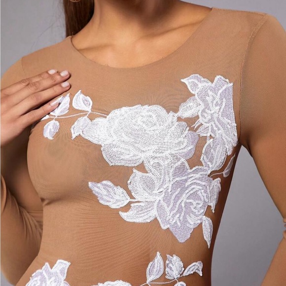 Elegant Nude sequined flower embroidered dress - Picture 4 of 9